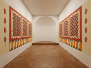 Reconstrucción hipotética de las pinturas en el salón absidiado